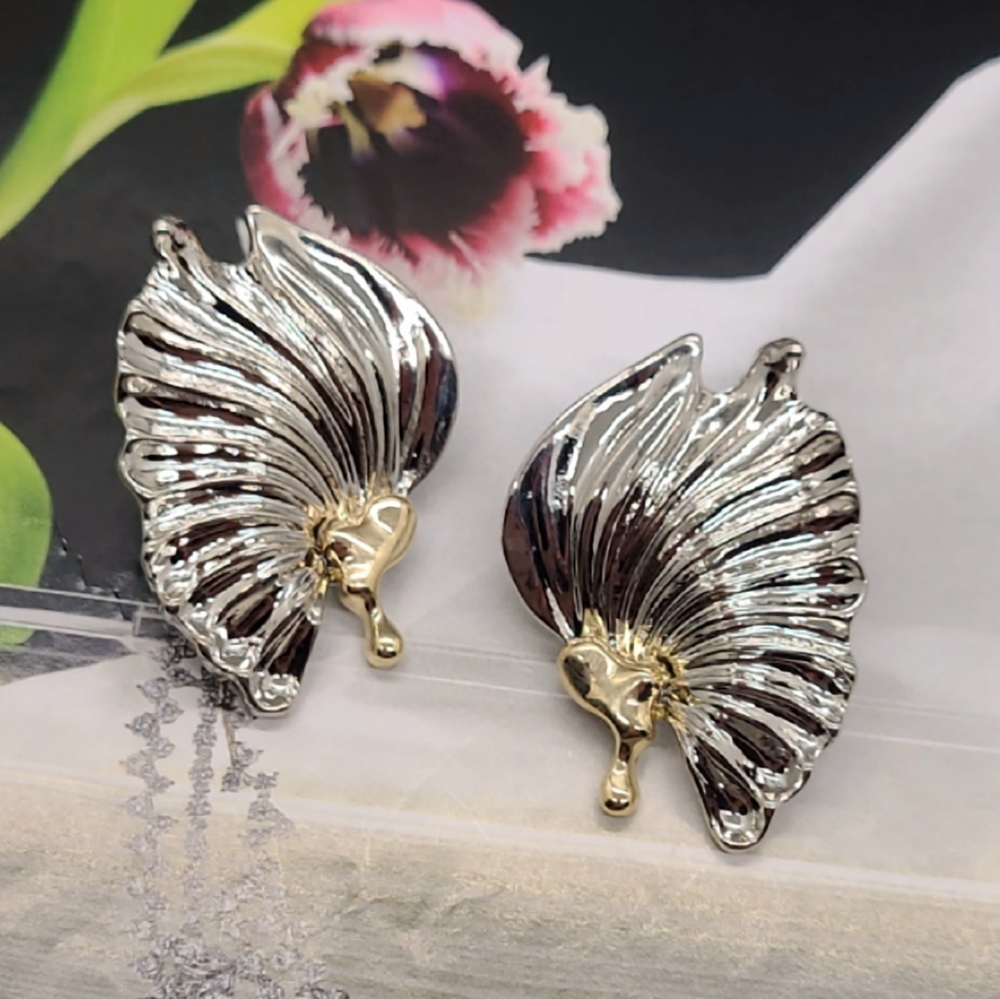 NWT Large Chic Asymmetrical Leaf Gold & Silver Drop Earrings